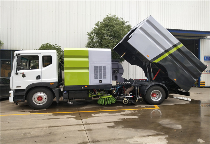 東風(fēng)D9掃路車(chē)圖片