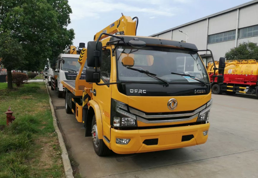 國(guó)六東風(fēng)多利卡平板帶吊清障車(chē)圖片