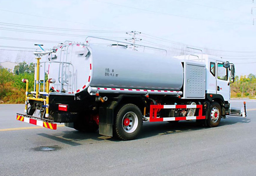 國(guó)六東風(fēng)D9高壓清洗車(chē)圖片