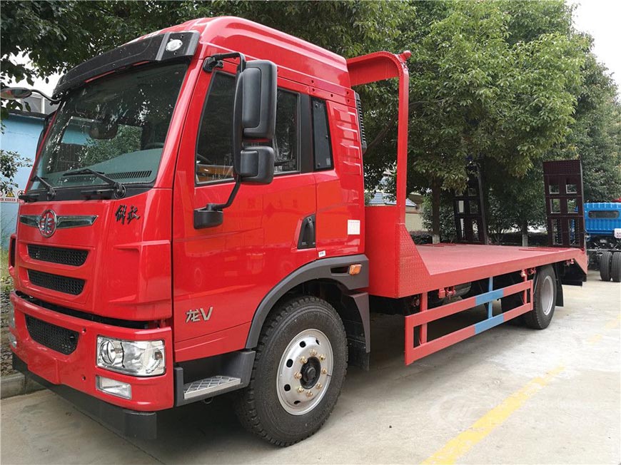 解放龍V平板運(yùn)輸車(chē)